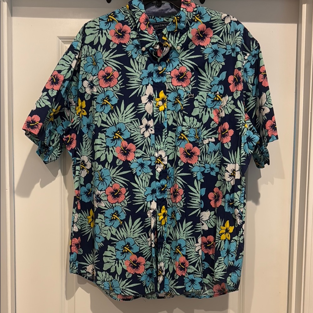 Crown & Ivy Blue and Pink Casual Button Down Shirt